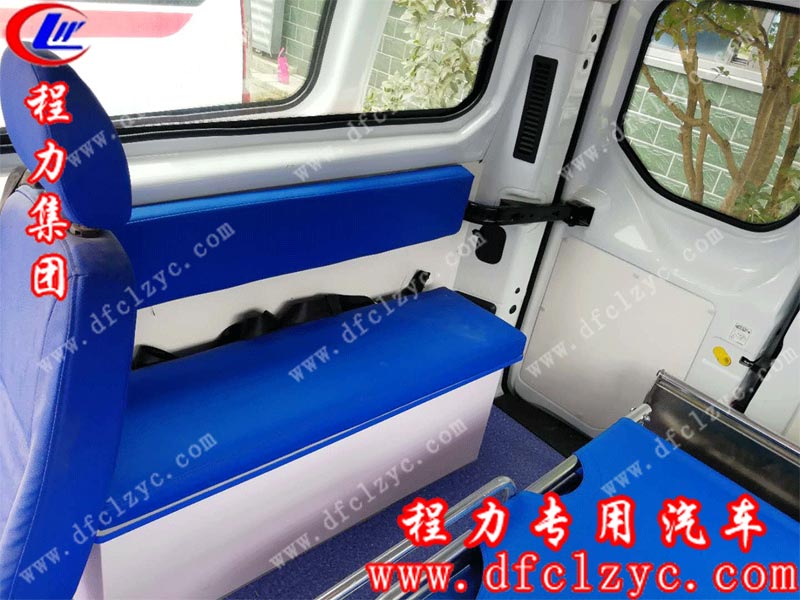 國五福特新全順V362救護(hù)車（柴油版）細(xì)節(jié)